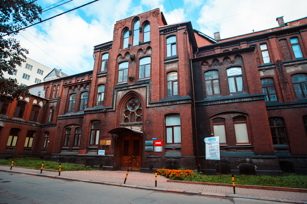 Крыло здания больницы Святой Елизаветы в Калининграде